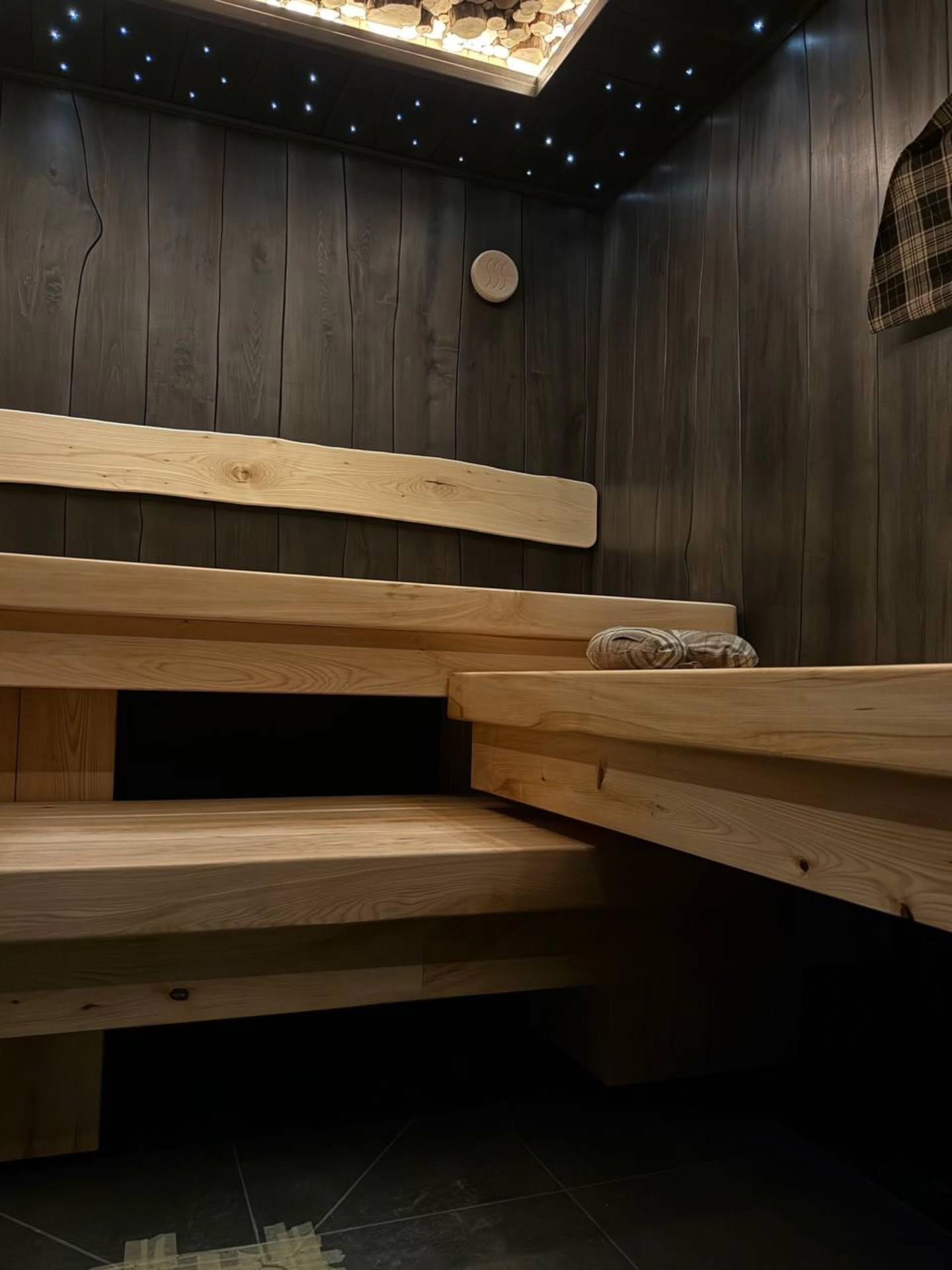 Atelier sauna installation — Interior space