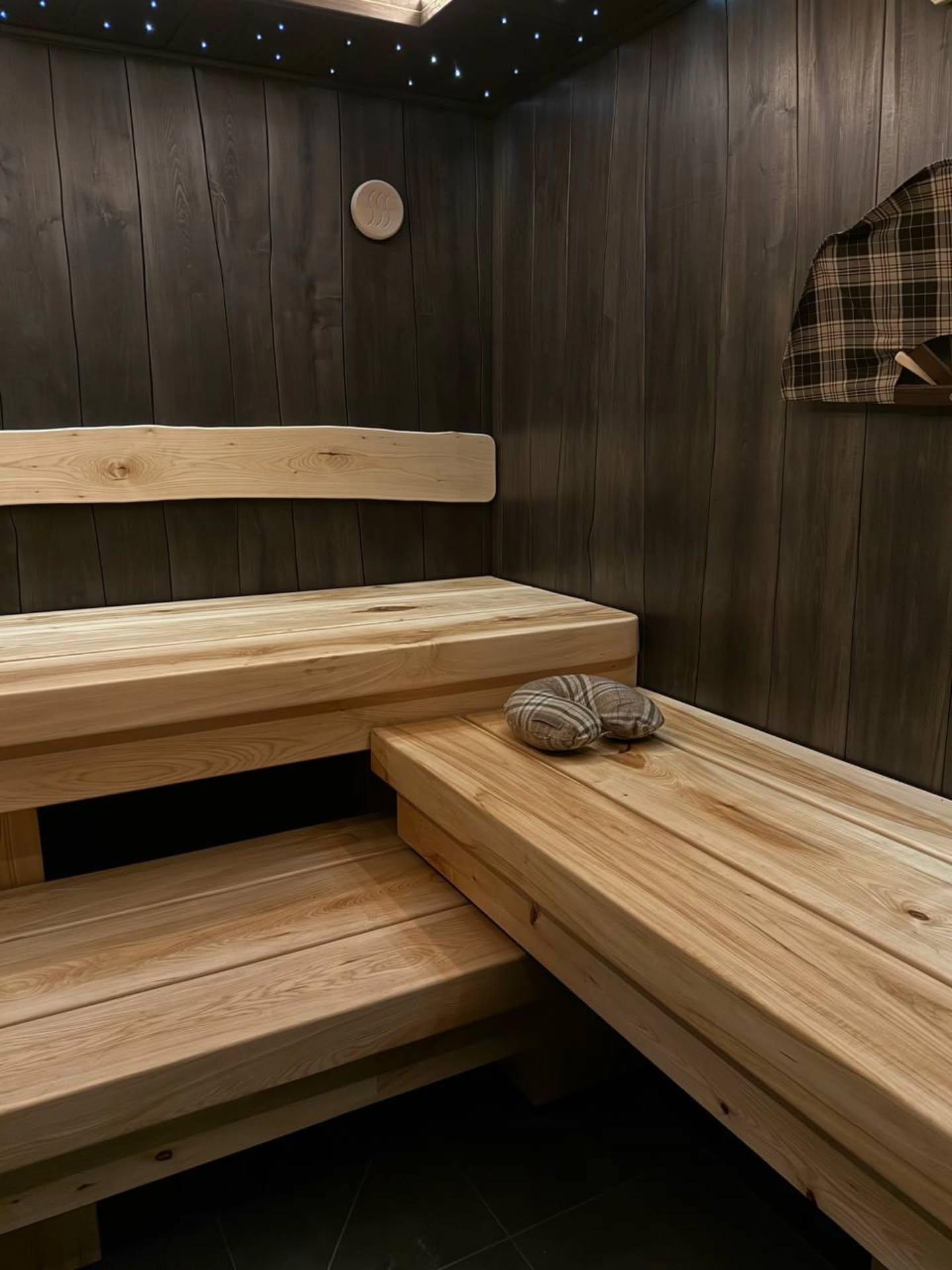 Atelier sauna installation — Interior space